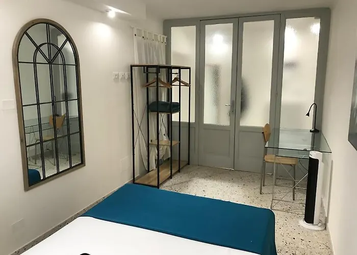 Cozy And Quiet Near Two Towers,