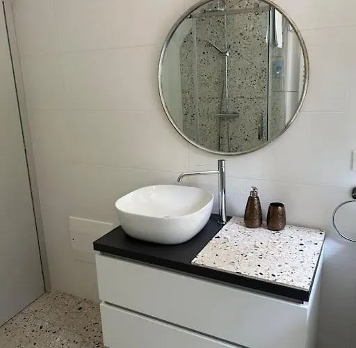 Cozy And Quiet Near Two Towers, بولونيا