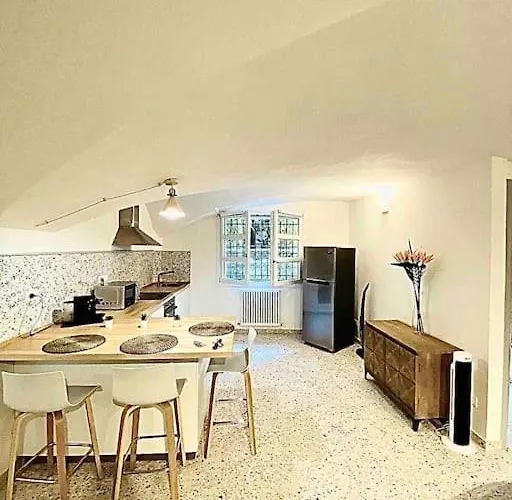 شقة Cozy And Quiet Near Two Towers, بولونيا