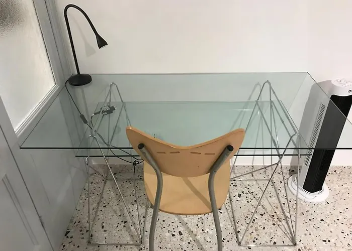 Cozy And Quiet Near Two Towers,