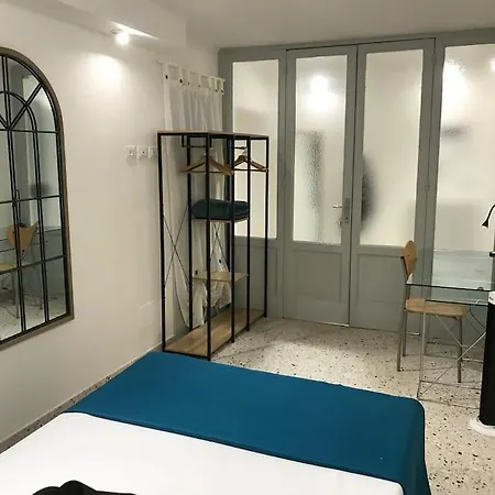 Cozy And Quiet Near Two Towers,