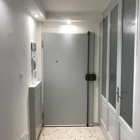 Apartment Cozy And Quiet Near Two Towers,